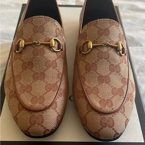 GUCCI BRAND NEW Authentic GG Canvas Loafers - Size 8